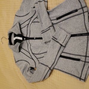 Lululemon Size 8 Black/White Zip-Front Jacket